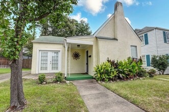 Building Photo - 2106 Laurel St