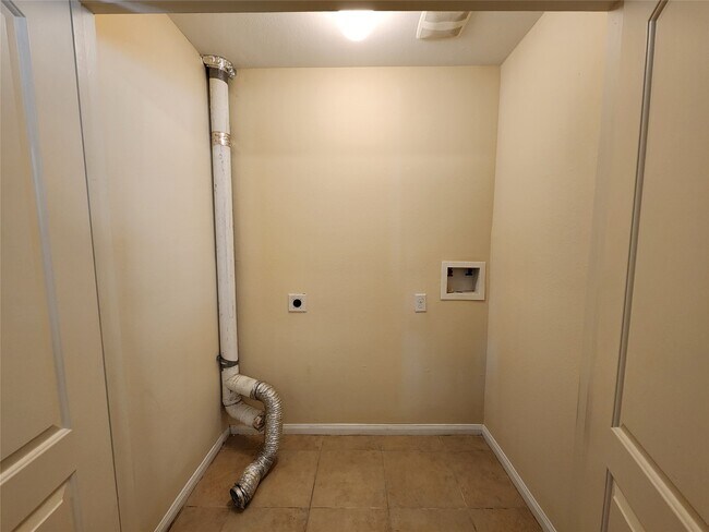 Building Photo - 1714 Doyle Ct