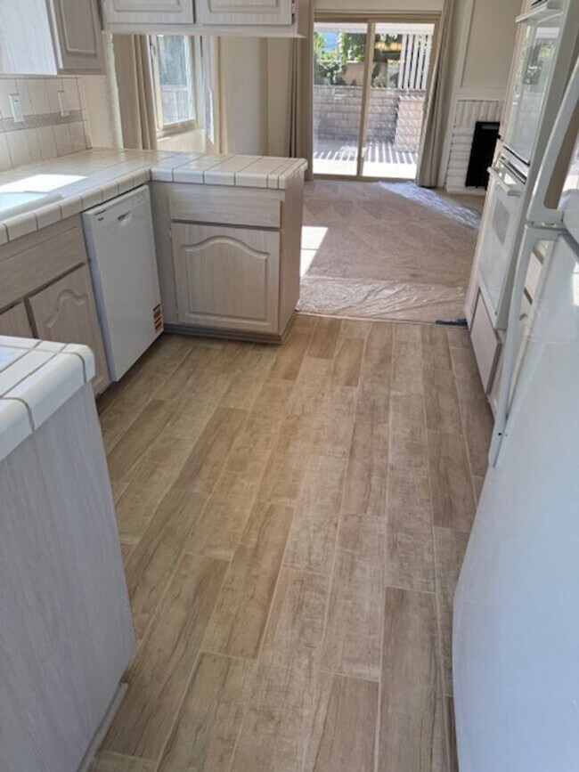 Building Photo - Newly Renovated 4 Bedroom 3 Bath Home with...