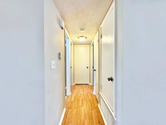 Building Photo - Holden Village Townhome Available - Newly ...