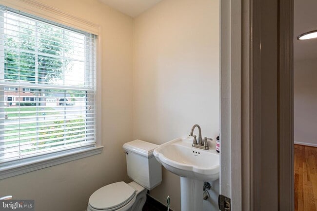 Building Photo - 14912 Emory Ln