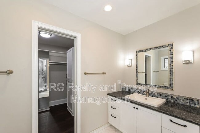 Building Photo - 2771 Winding Ln NE