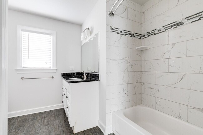 Building Photo - 3 Bedroom Rancher in Chesterfield! ***Avai...