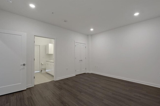 Building Photo - 4361 S Congress Ave