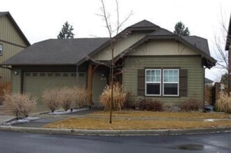 Building Photo - Cozy 3 Bed, 2 Bath Home located on the Eastside of Bend!
