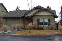 Building Photo - Cozy 3 Bed, 2 Bath Home located on the Eastside of Bend!