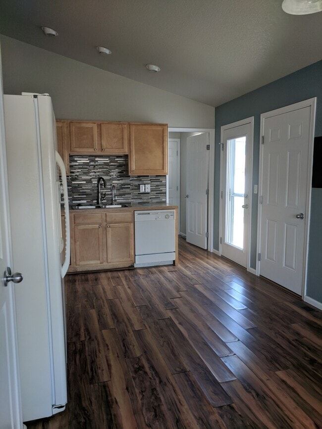 Building Photo - Beautiful 3 bed 3 Bath Ranch-Style Home in Wellington!