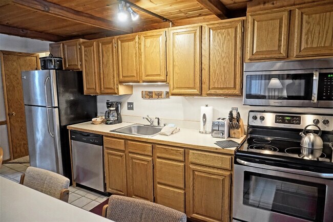 Building Photo - 2933 Mountaineer Cir