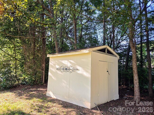 Building Photo - 5401 Groveton Ct