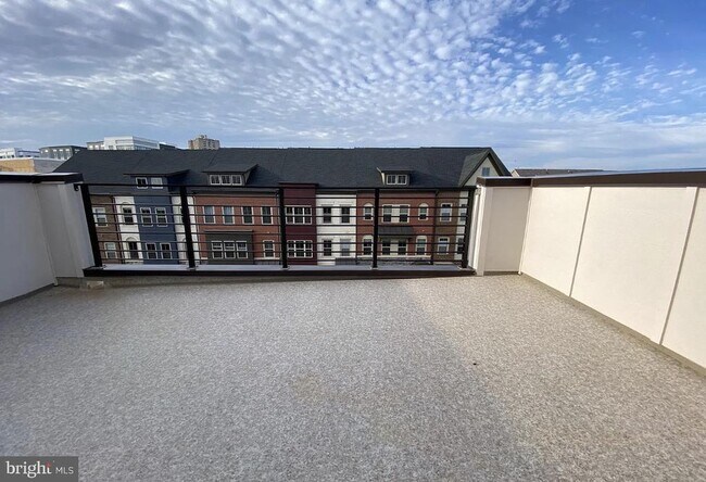 Building Photo - 136 Bleeker Pl