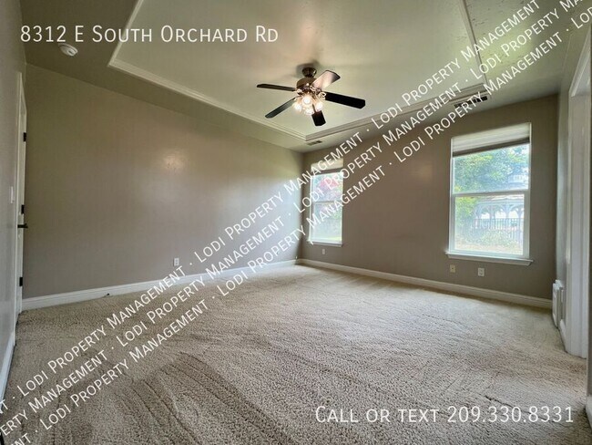 Building Photo - 8312 E Orchard Rd