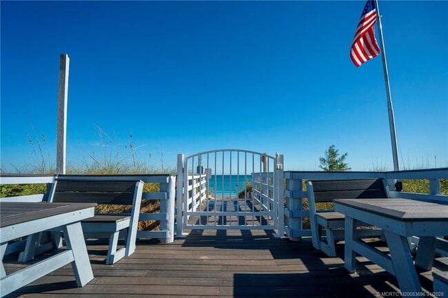 Building Photo - 2370 NE Ocean Blvd