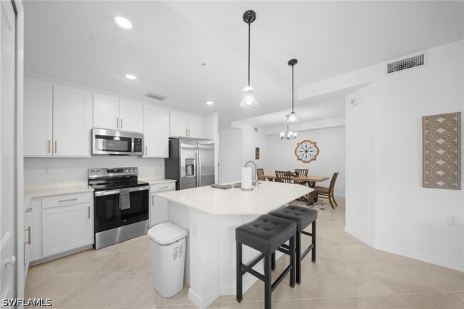Building Photo - 15275 Grn Acrs Ave