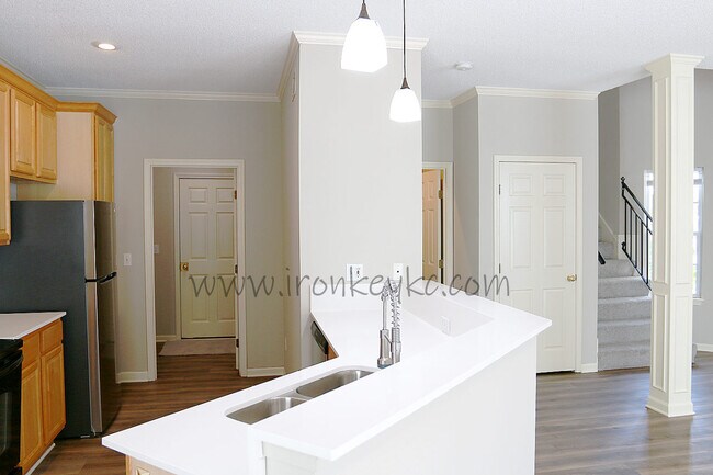 Building Photo - 9219 Boehm Dr