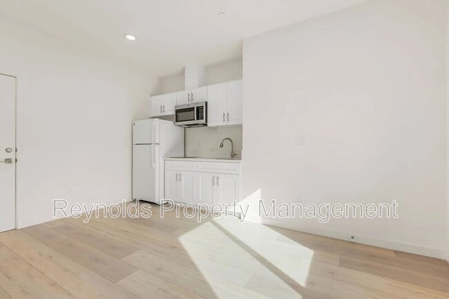 Building Photo - 22332 Bonita Ct