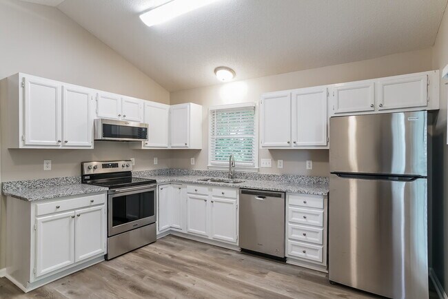 Building Photo - 353 Amherst Creek Dr