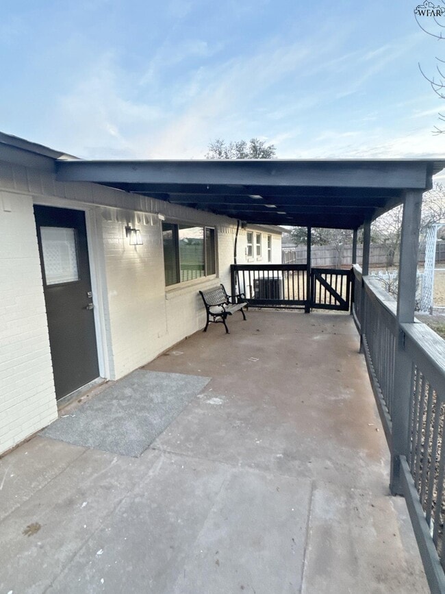 Building Photo - 4126 Lenore Dr