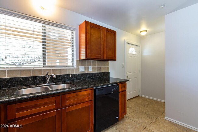 Building Photo - 26960 N 61st St