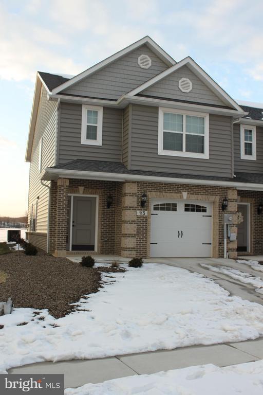 Building Photo - 117 Delano Dr