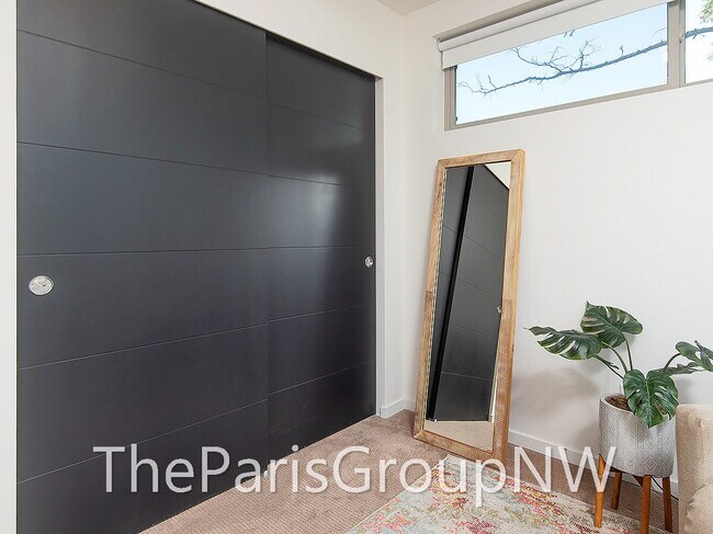 Building Photo - Stunning Mod 3BR+Den, 3.5BA Townhome * XL Roof Deck *A/C ++