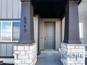 Building Photo - Stunning West Jordan Townhome with Upcomin...