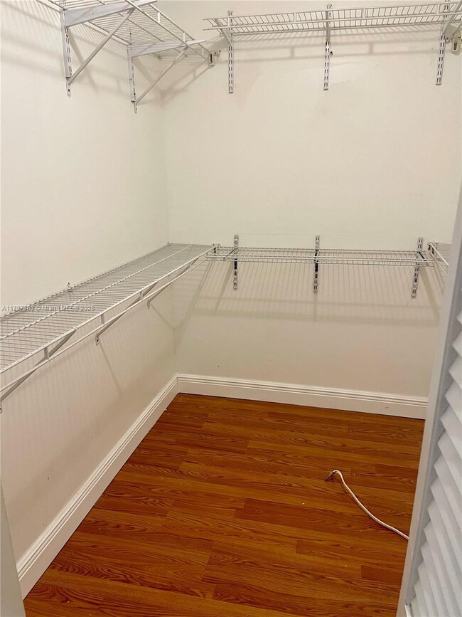 Building Photo - 6695 Racquet Club Dr