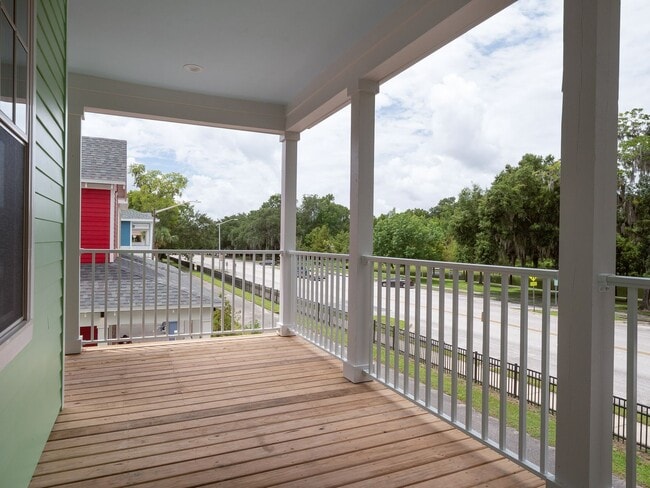 Building Photo - Porter's Lakeside - Luxury 4 Bedroom, 4 Ba...