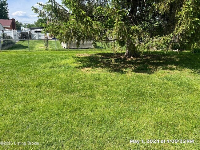 Building Photo - 230 S Circlecrest Dr