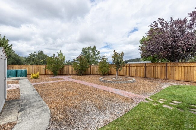 Building Photo - 201 Spur Ridge Ln