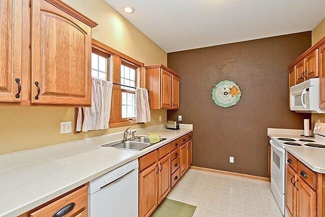 Building Photo - 2508 Eaton Ave.