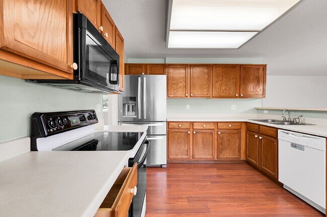 Building Photo - $2,650.00 - 4 Bedrooms, 2.5 Bathrooms, Sin...