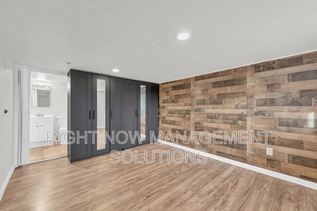 Building Photo - 202 S Middleton Rd