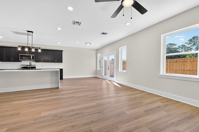 Building Photo - 12315 New Jordan Ln