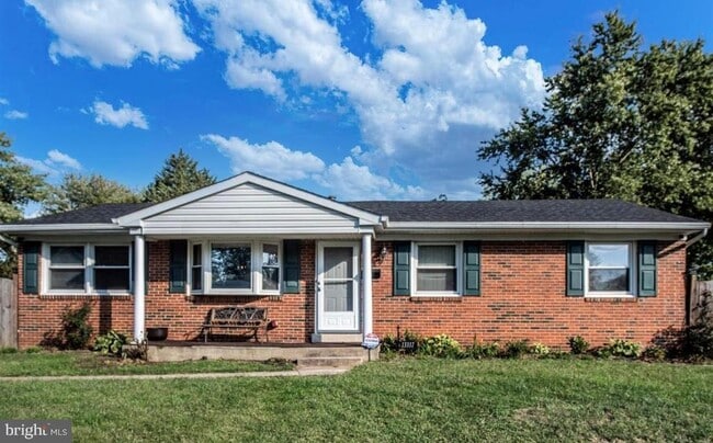 Building Photo - 13317 Hillendale Dr