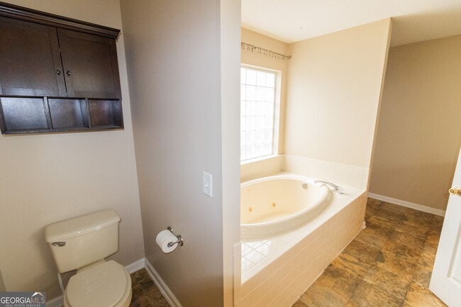 Building Photo - 1802 N Leah Ln