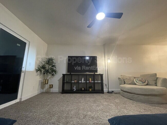 Building Photo - 520 Ortiz Dr NE