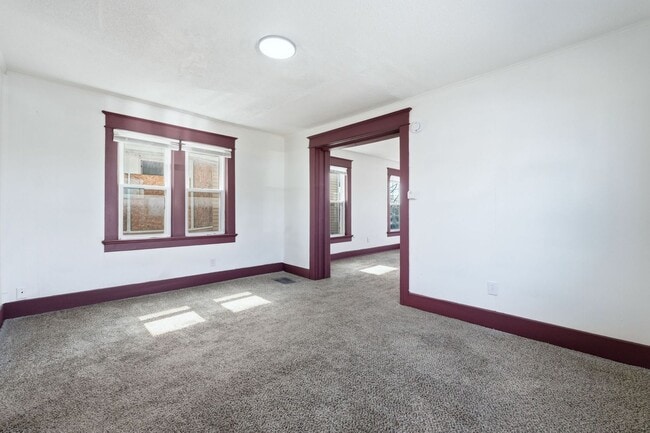 Building Photo - Modernized 3-Bedroom w/ New Furnace