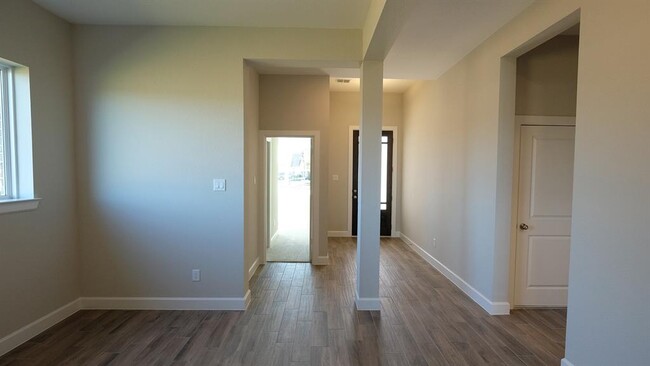 Building Photo - 302 Pure Parsley Path