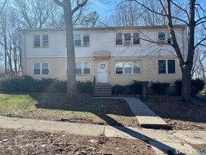 Building Photo - 69 Oak Ridge Dr