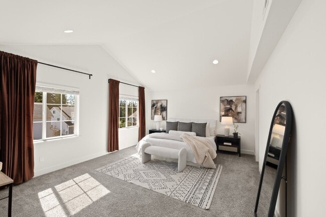 Building Photo - 4Bd/3.5Ba Covington House