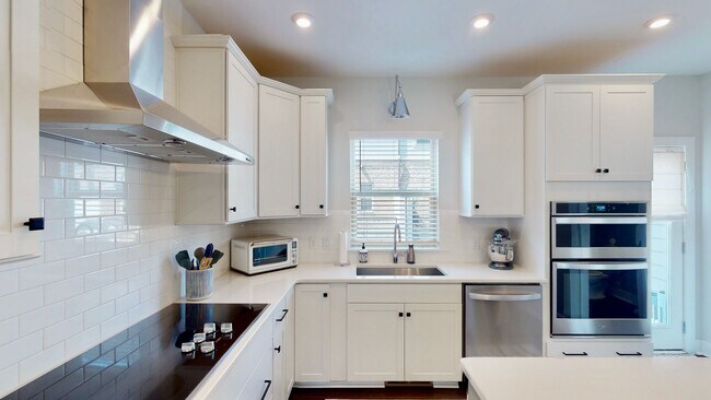 Building Photo - 18016 Nolita Ln