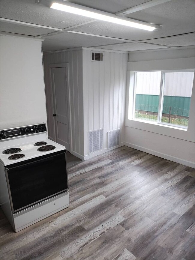 Building Photo - 2205 N 2nd St