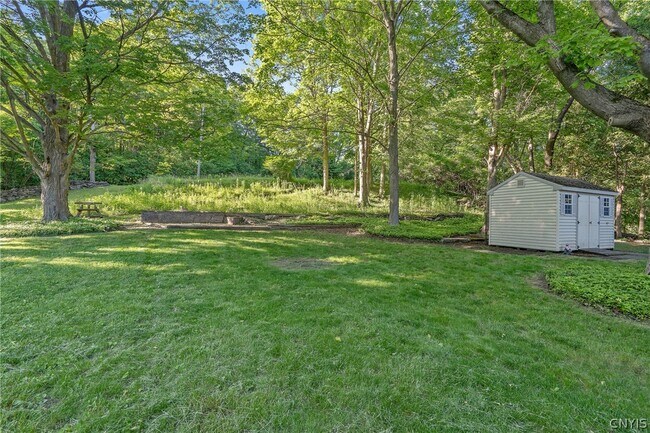 Building Photo - 6555 Woodchuck Hill Rd