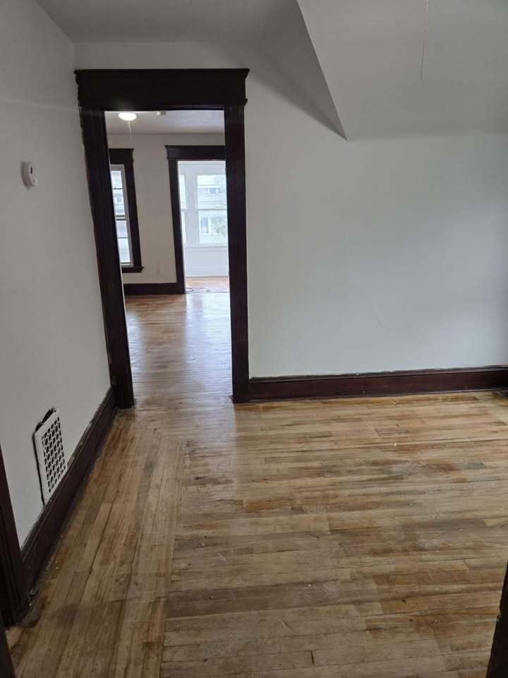 Building Photo - 110 Schuler St