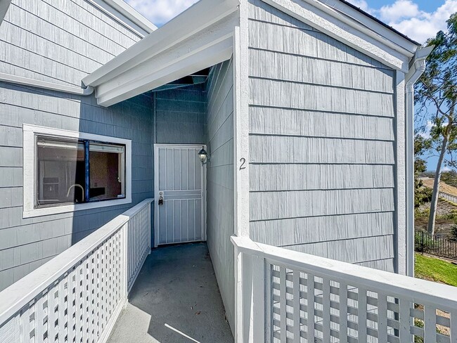 Building Photo - Stunning 2BD/2BA Condo in Scripps Ranch with Lake Miramar Views, In-Unit Laundry & Trail Access