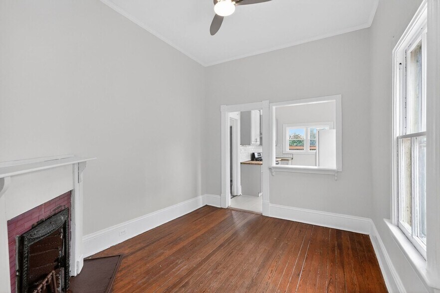 Building Photo - 321 Orleans St SE