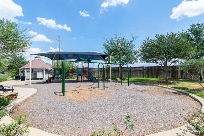 Building Photo - 29010 Pinnacle Ridge Dr