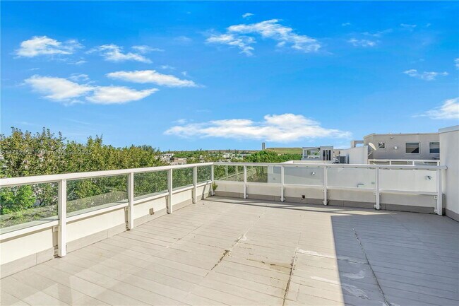 Building Photo - 6671 NW 105th Pl