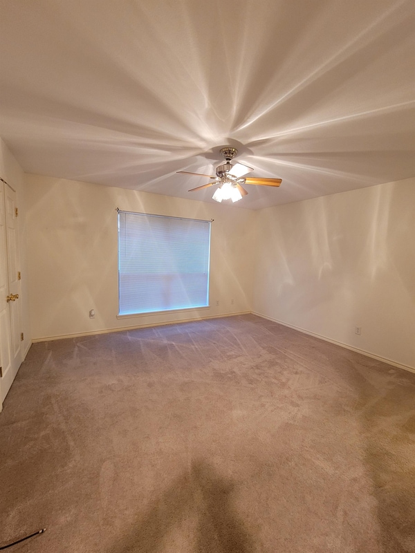 Building Photo - 640 Canada St