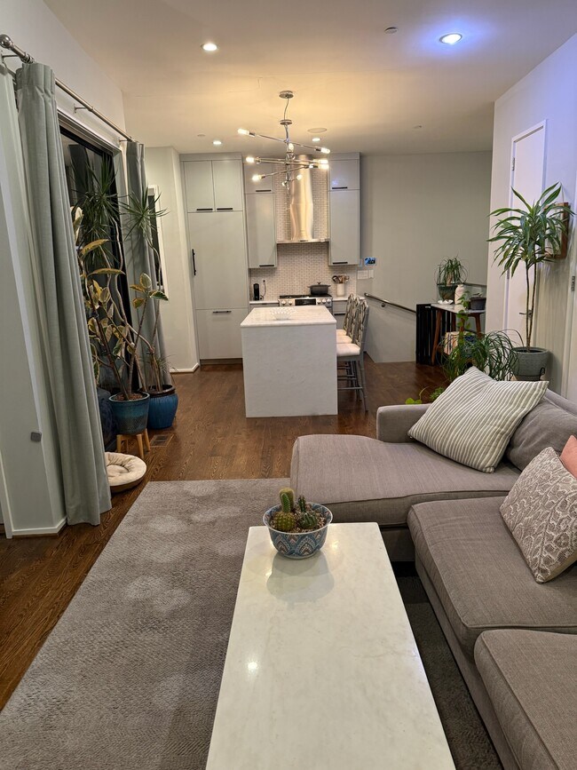 Building Photo - 1100 W St NW